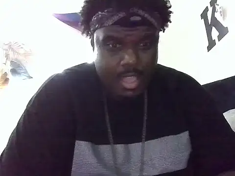 Snapshot of BigBossaNova69 chatting on 12-18-25, 07:03 BigBossaNova69 online show from 12-18-25, 07:03