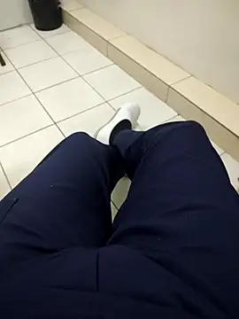 gatmoreno1 online show from 09-29-25, 04:23