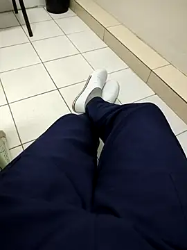 gatmoreno1 online show from 10-07-25, 04:37