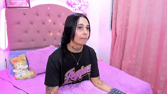  Mia  9 online show from 12-24-24, 02:21