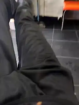 Juliano69xv online show from 10-27-25, 06:12