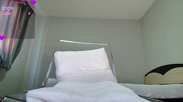 kyliejo18 online show from 01-08-25, 06:41