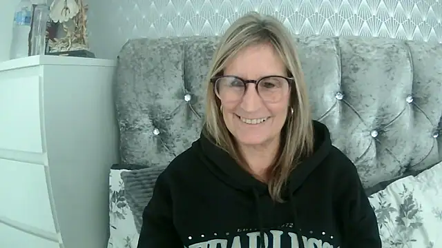 Additive Mature Linda online show from 09-15-25, 01:11