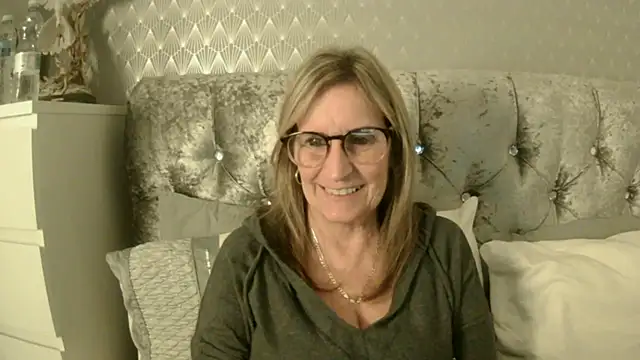 Additive Mature Linda online show from 10-03-25, 06:38