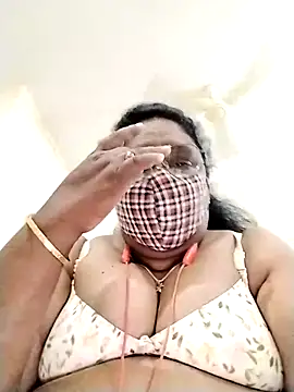 Snapshot of Pushpavathi_78 chatting on 11-04-25, 12:04 Pushpavathi 78 online show from 11-04-25, 12:04