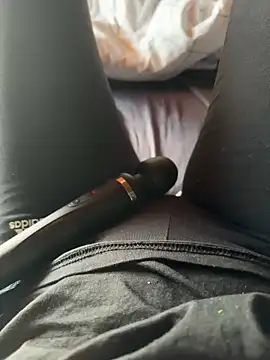 Ana-05 online show from 02-18-25, 03:54