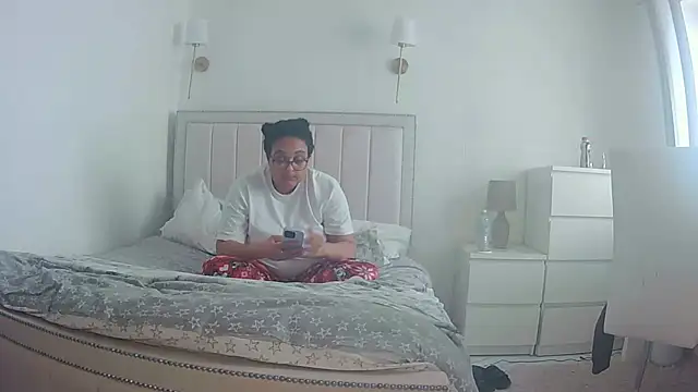 vanilla chocolate23 online show from 02-23-26, 11:07