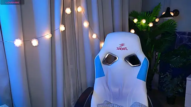 Snapshot of EnnySunrise chatting on 10-16-25, 07:04 EnnySunrise online show from 10-16-25, 07:04