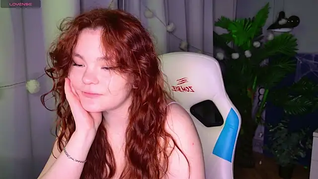 Snapshot of EnnySunrise chatting on 10-19-25, 07:03 EnnySunrise online show from 10-19-25, 07:03