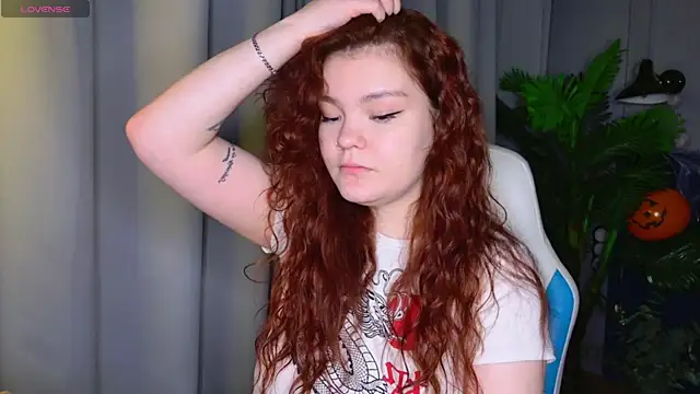 Snapshot of EnnySunrise chatting on 10-24-25, 06:59 EnnySunrise online show from 10-24-25, 06:59