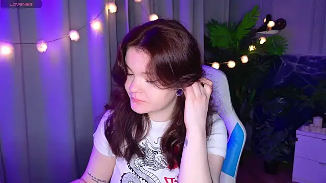 Snapshot of EnnySunrise chatting on 11-06-25, 06:53 EnnySunrise online show from 11-06-25, 06:53