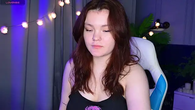 Snapshot of EnnySunrise chatting on 11-22-25, 07:02 EnnySunrise online show from 11-22-25, 07:02