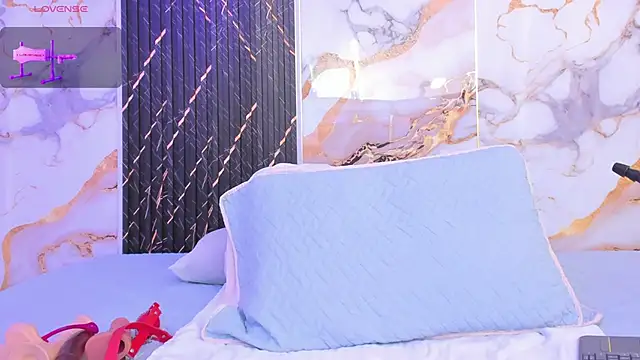 Alyson-a online show from 12-19-25, 12:23