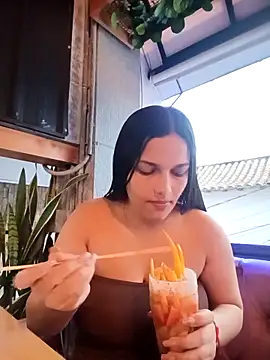 girl milk1 online show from 11-29-25, 10:24