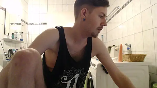 Snapshot of jonny-bisexual chatting on 12-29-24, 09:52 jonny-bisexual online show from 12-29-24, 09:52