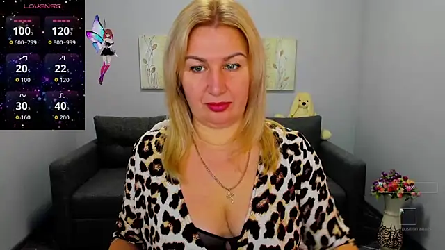 Lili Crossi online show from 10-15-25, 05:51