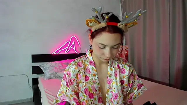 Snapshot of Miss_you_kiss chatting on 12-05-24, 02:33 Miss you kiss online show from 12-05-24, 02:33