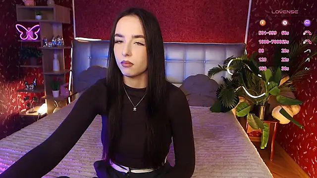 AuroraAksnesss online show from 02-02-25, 02:34