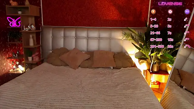 AuroraAksnesss online show from 03-15-25, 02:45