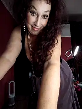 GypsyEsmeralda online show from 09-18-25, 05:53