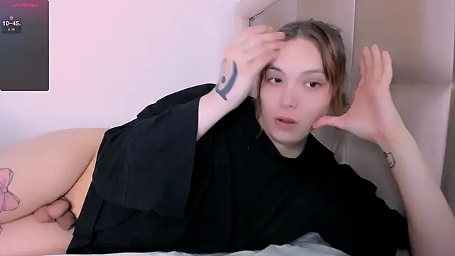 Snapshot of fem_to chatting on 02-18-26, 04:25 fem to online show from 02-18-26, 04:25