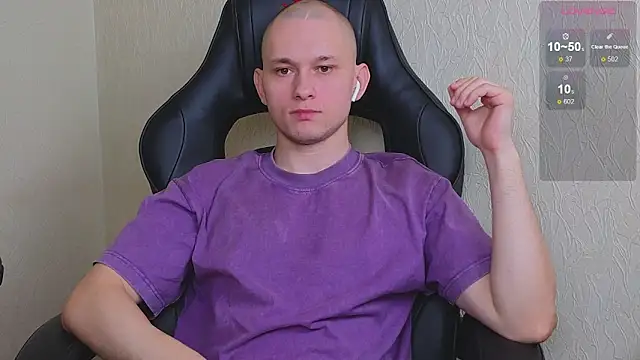 Snapshot of STRONGBEAUTY282 chatting on 12-16-24, 06:10 STRONGBEAUTY282 online show from 12-16-24, 06:10