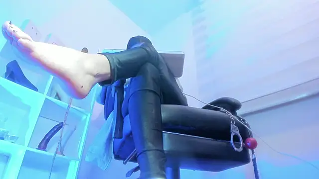 charlotte joliedart online show from 10-09-25, 10:52