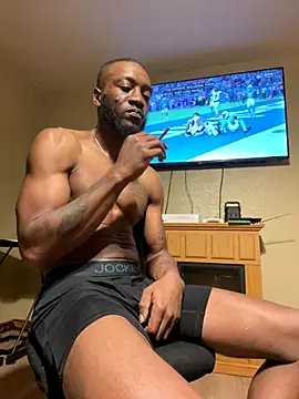 Snapshot of prettyrichie chatting on 10-31-25, 12:33 prettyrichie online show from 10-31-25, 12:33