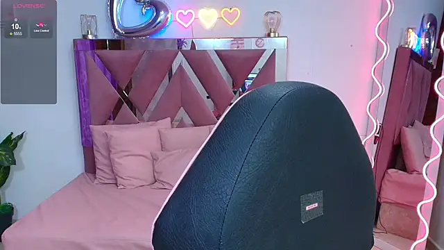 Snapshot of kendra_tay chatting on 10-29-25, 03:31 kendra tay online show from 10-29-25, 03:31