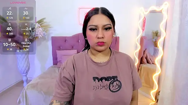 Snapshot of kendra_tay chatting on 11-25-25, 03:06 kendra tay online show from 11-25-25, 03:06