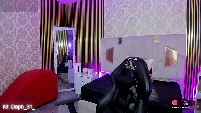 Daphnne tay online show from 10-10-25, 07:35