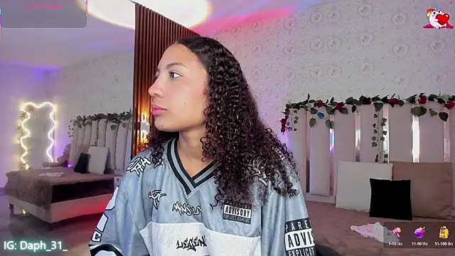 Snapshot of Daphnne_tay chatting on 02-19-26, 03:35 Daphnne tay online show from 02-19-26, 03:35