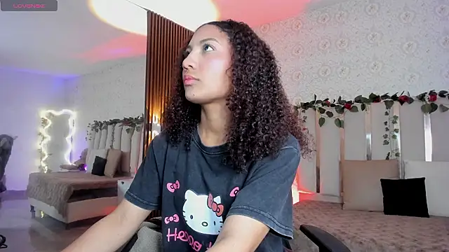 Snapshot of Daphnne_tay chatting on 02-20-26, 03:47 Daphnne tay online show from 02-20-26, 03:47