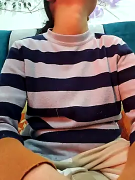 Snapshot of Aleena_Rai chatting on 01-04-25, 06:19 Aleena Rai online show from 01-04-25, 06:19