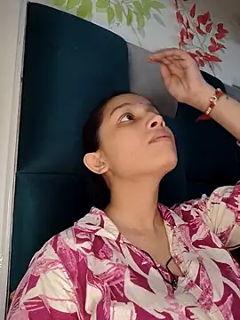 Snapshot of Aleena_Rai chatting on 09-13-25, 06:08 Aleena Rai online show from 09-13-25, 06:08