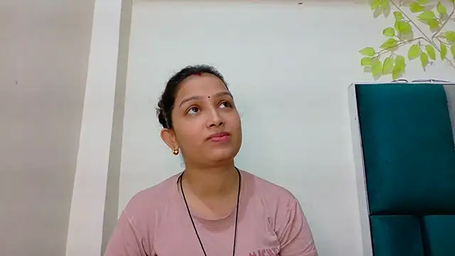 Snapshot of Aleena_Rai chatting on 09-27-25, 06:46 Aleena Rai online show from 09-27-25, 06:46