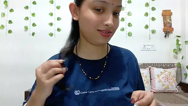 Snapshot of Aleena_Rai chatting on 10-30-25, 06:52 Aleena Rai online show from 10-30-25, 06:52