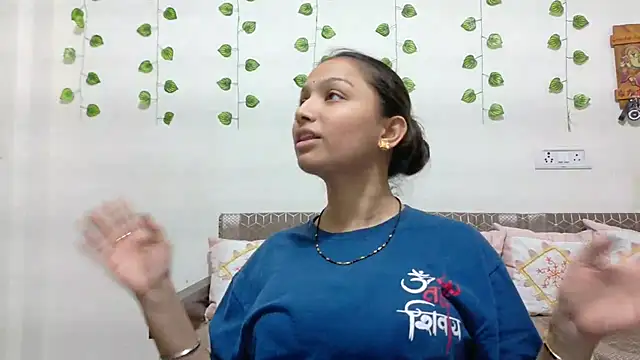 Snapshot of Aleena_Rai chatting on 11-02-25, 07:49 Aleena Rai online show from 11-02-25, 07:49