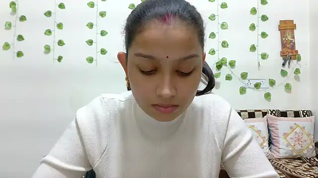 Snapshot of Aleena_Rai chatting on 11-06-25, 07:37 Aleena Rai online show from 11-06-25, 07:37