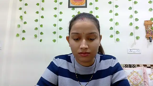 Snapshot of Aleena_Rai chatting on 11-11-25, 07:03 Aleena Rai online show from 11-11-25, 07:03