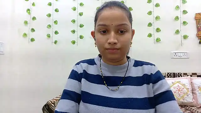 Snapshot of Aleena_Rai chatting on 11-12-25, 06:41 Aleena Rai online show from 11-12-25, 06:41