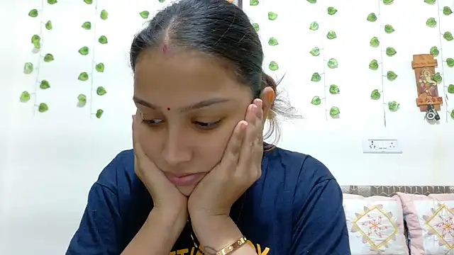 Snapshot of Aleena_Rai chatting on 11-16-25, 07:25 Aleena Rai online show from 11-16-25, 07:25