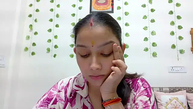 Snapshot of Aleena_Rai chatting on 11-24-25, 07:13 Aleena Rai online show from 11-24-25, 07:13