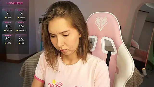 Snapshot of LinaSiren chatting on 12-15-24, 06:51 LinaSiren online show from 12-15-24, 06:51