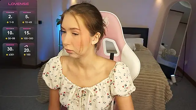 Snapshot of LinaSiren chatting on 12-16-24, 03:19 LinaSiren online show from 12-16-24, 03:19