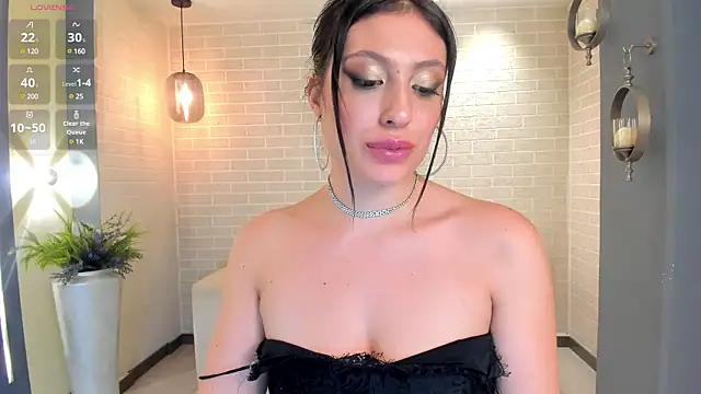 Snapshot of IrinaPortman chatting on 02-18-25, 01:21 IrinaPortman online show from 02-18-25, 01:21