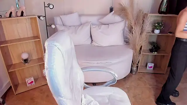 Amy Kiitty  online show from 01-03-25, 08:32