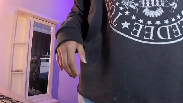 Amy Kiitty  online show from 10-21-25, 12:50