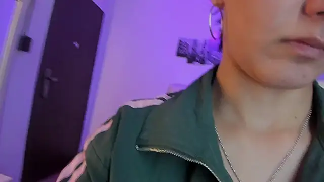 Snapshot of Amy_Kiitty_ chatting on 03-10-26, 12:43 Amy Kiitty online show from 03-10-26, 12:43