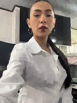 Snapshot of Amy_Kiitty_ chatting on 04-07-26, 02:06 Amy Kiitty online show from 04-07-26, 02:06